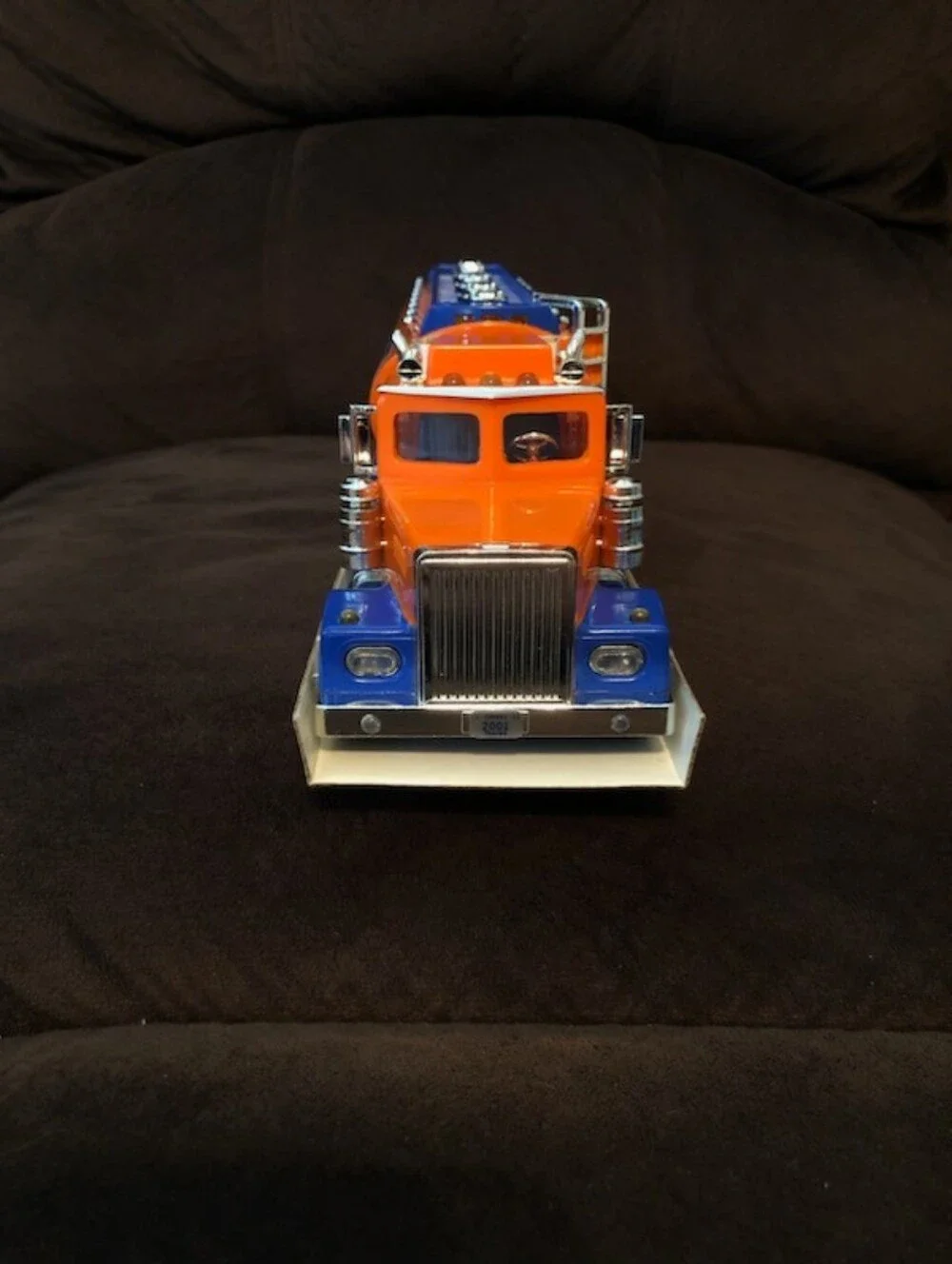 Lionel Smoke Fluid Tanker Truck Toy - New